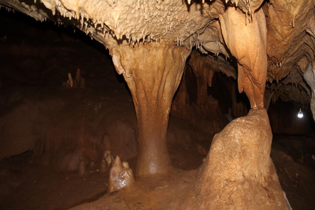 In der Kyaek-Höhle